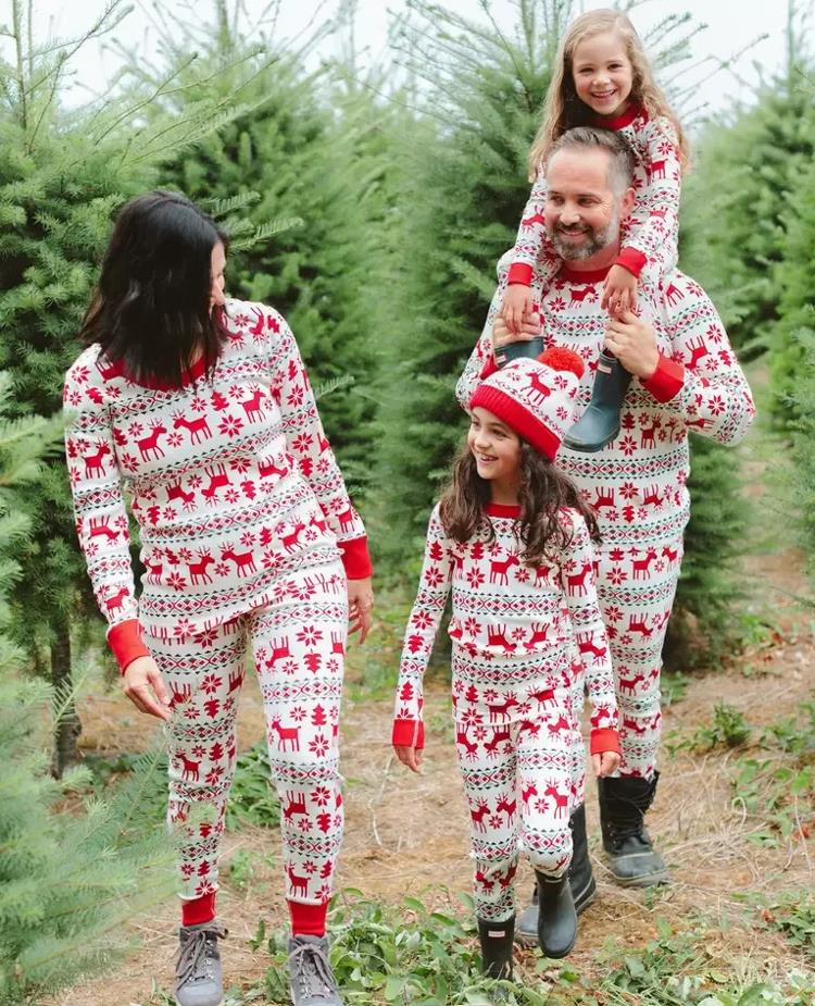 Christmas Reindeer and Snowflake Patterned Family Matching Pajamas Set 