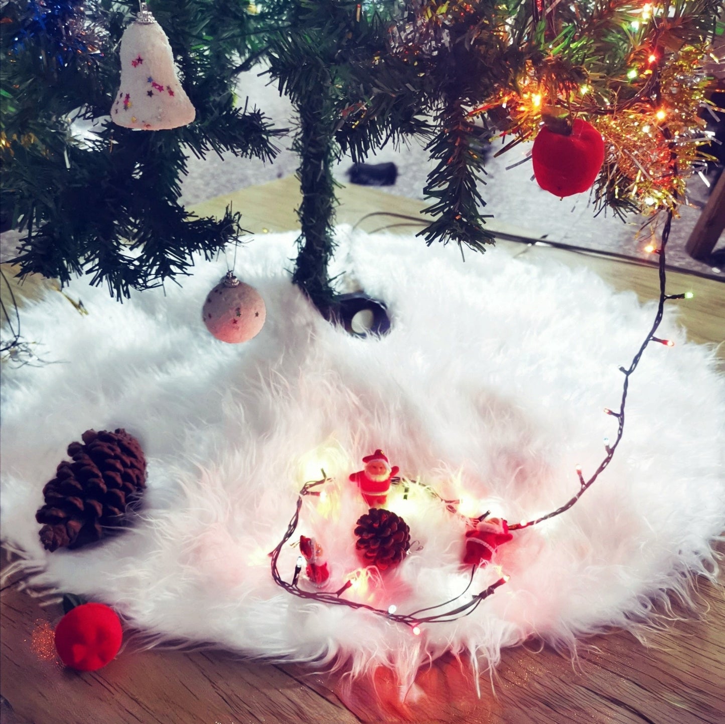 Long Hair White Christmas Tree Skirt