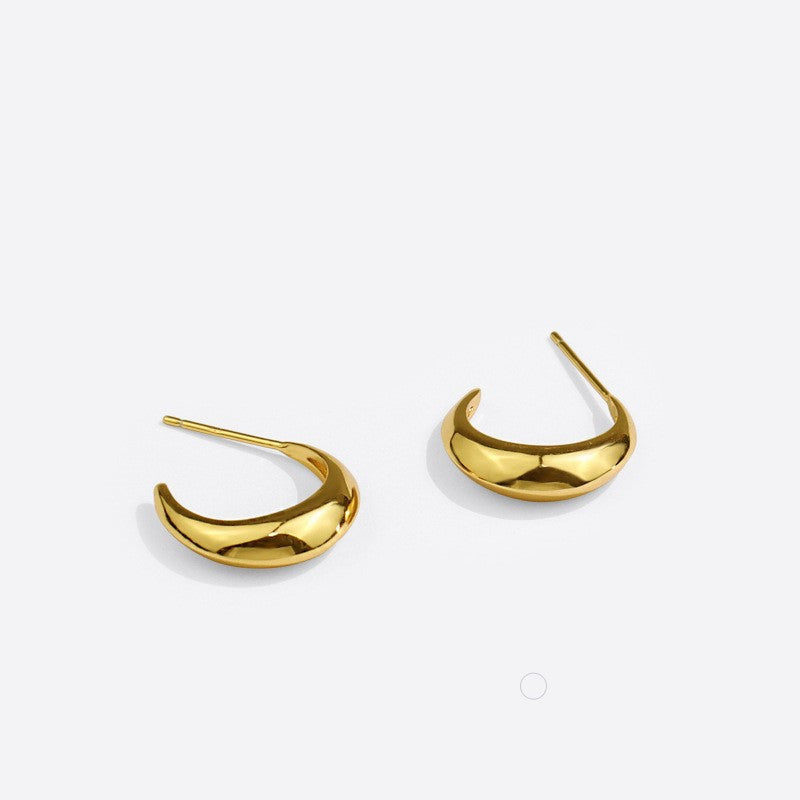 C-shaped Horn Earrings