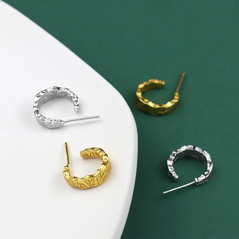 C-shaped Texture Earrings